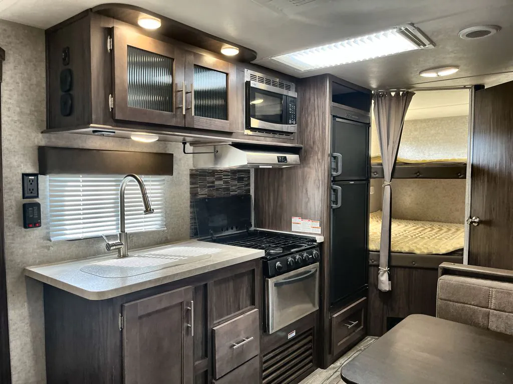 2018 Forest River Cherokee Grey Wolf 22BH, Photos photo 3