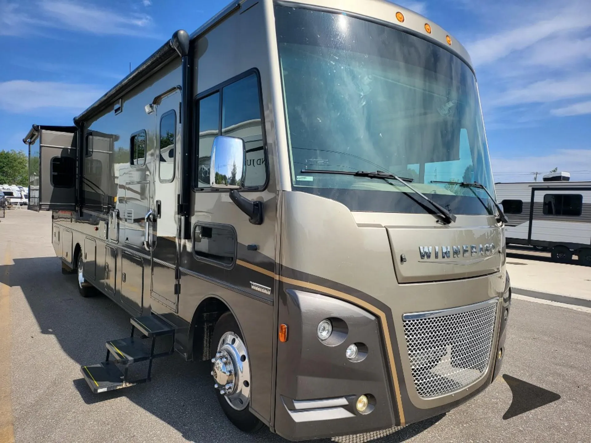 2022 Winnebago Adventurer 35F - Photo 2