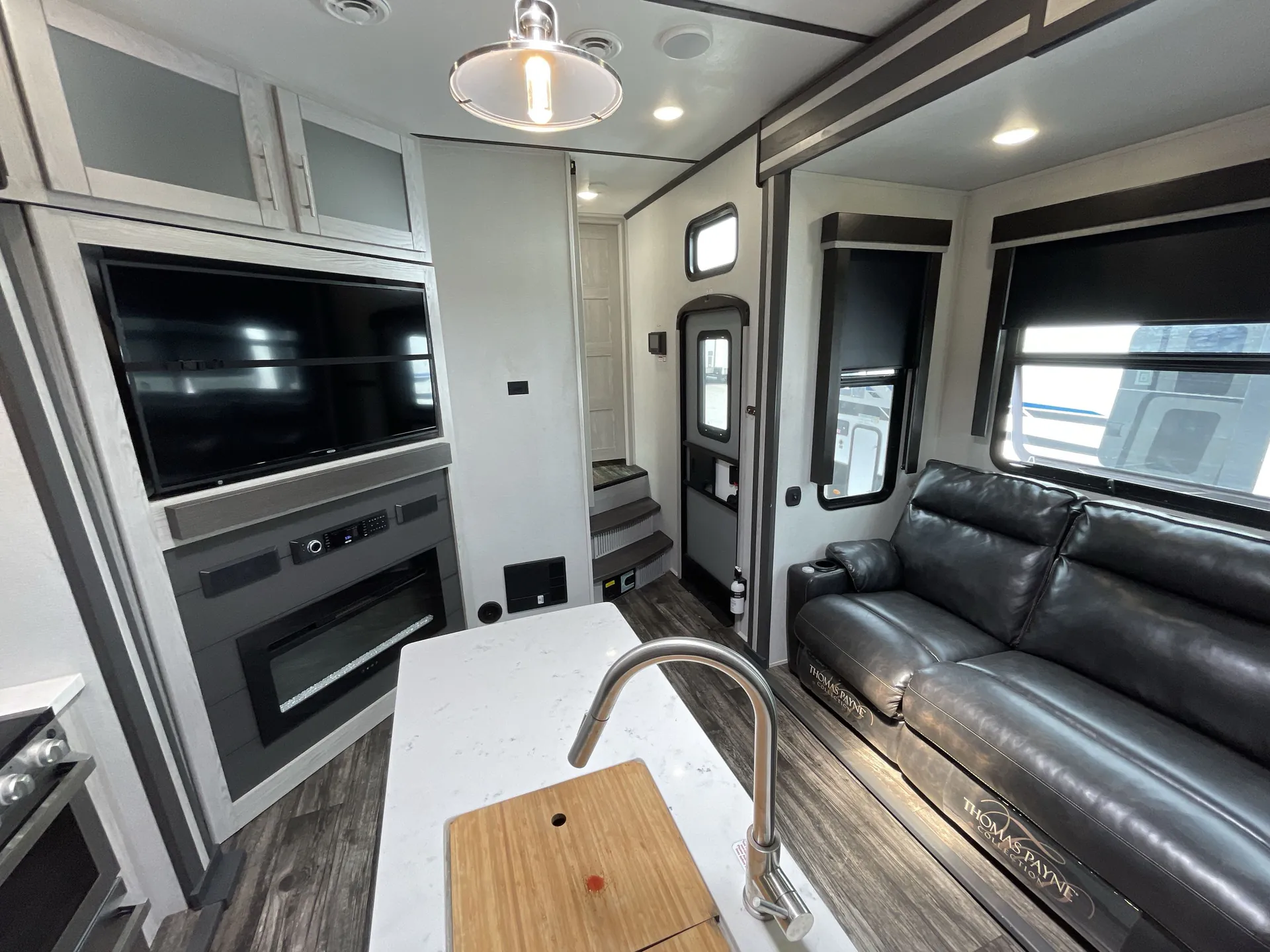 2021 Keystone Fuzion 357 — living area main