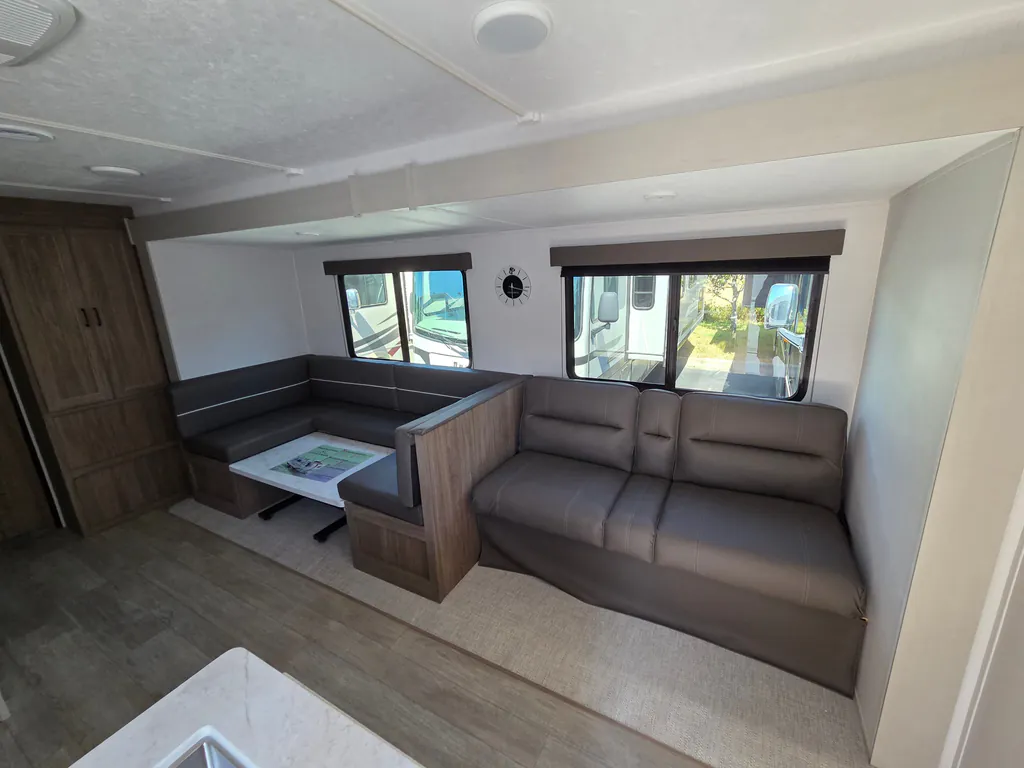 2026 Coachmen Freedom Express Select 30SE, Photos photo 18