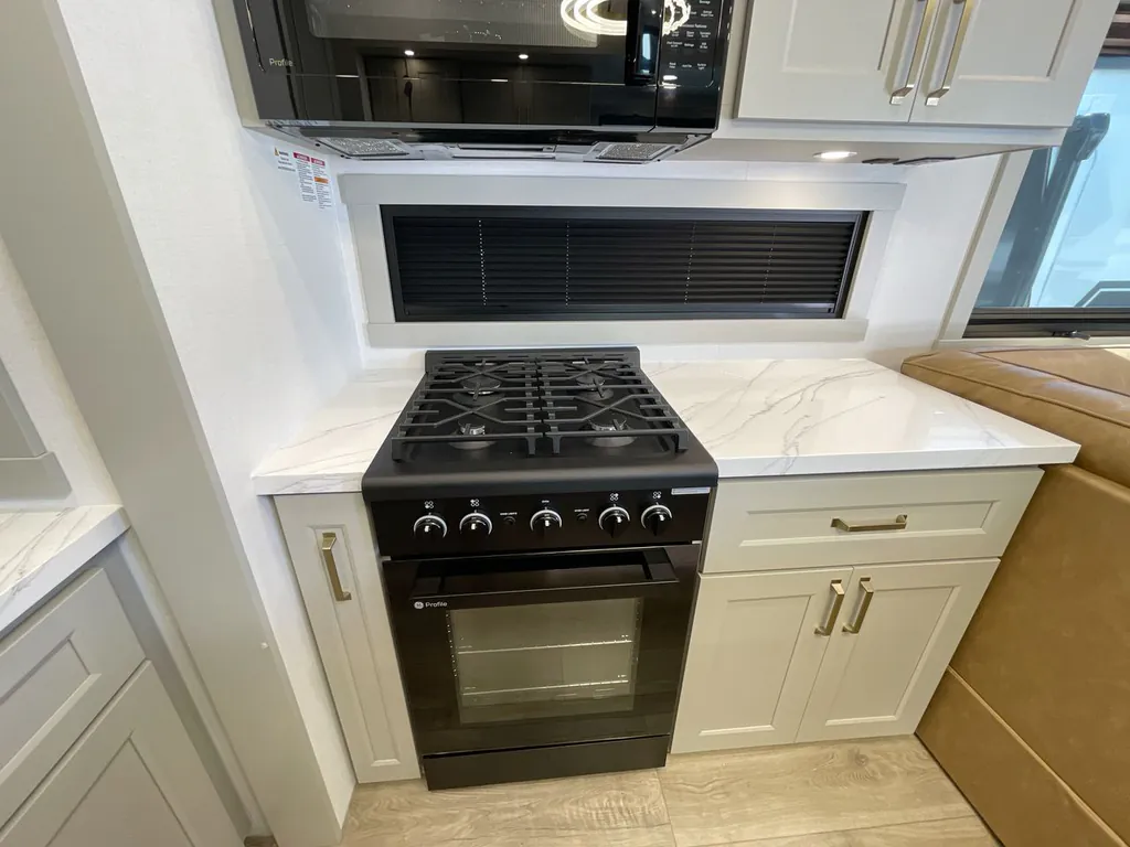 2026 Brinkley Model G 3950, Photos photo 25