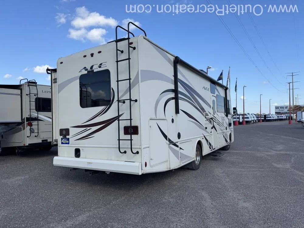 2018 Thor Motor Coach A.C.E. 30.2 - Photo 2