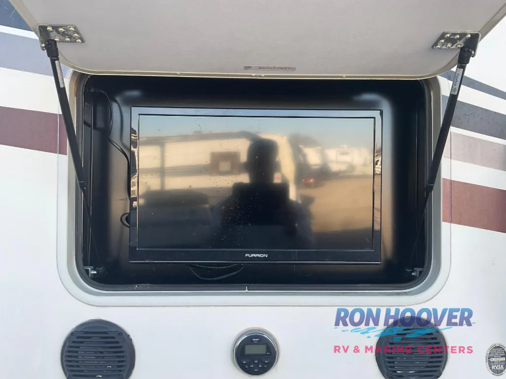 2015 Forest River RV Georgetown 335DS, Photos photo 5