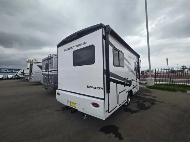 2026 Forest River Sunseeker LE 2350ALE - Photo 3