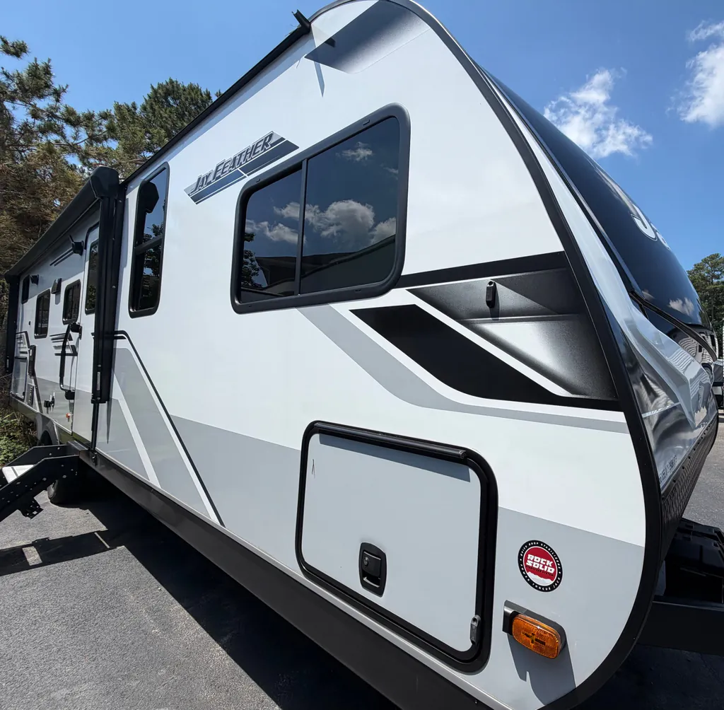 2025 Jayco Jay Feather 29QBH, Photos photo 2