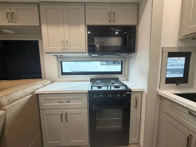 2026 Brinkley Model G 4150, Photos photo 14