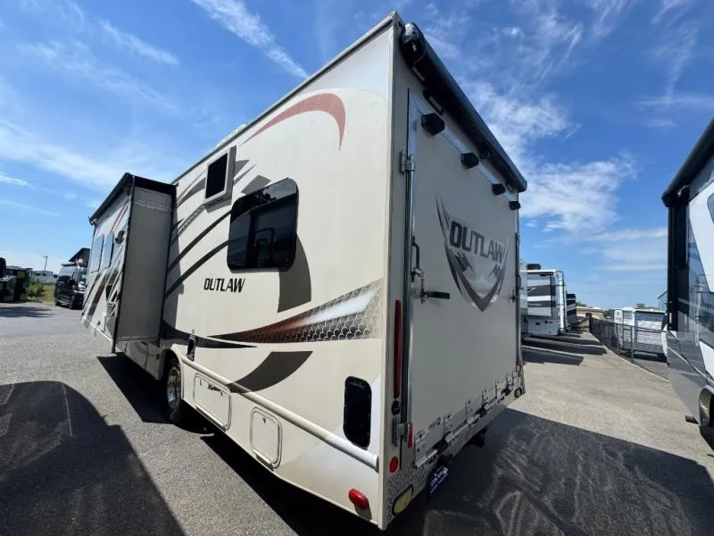 2015 Thor Motor Coach Outlaw Class C 29H - Photo 3