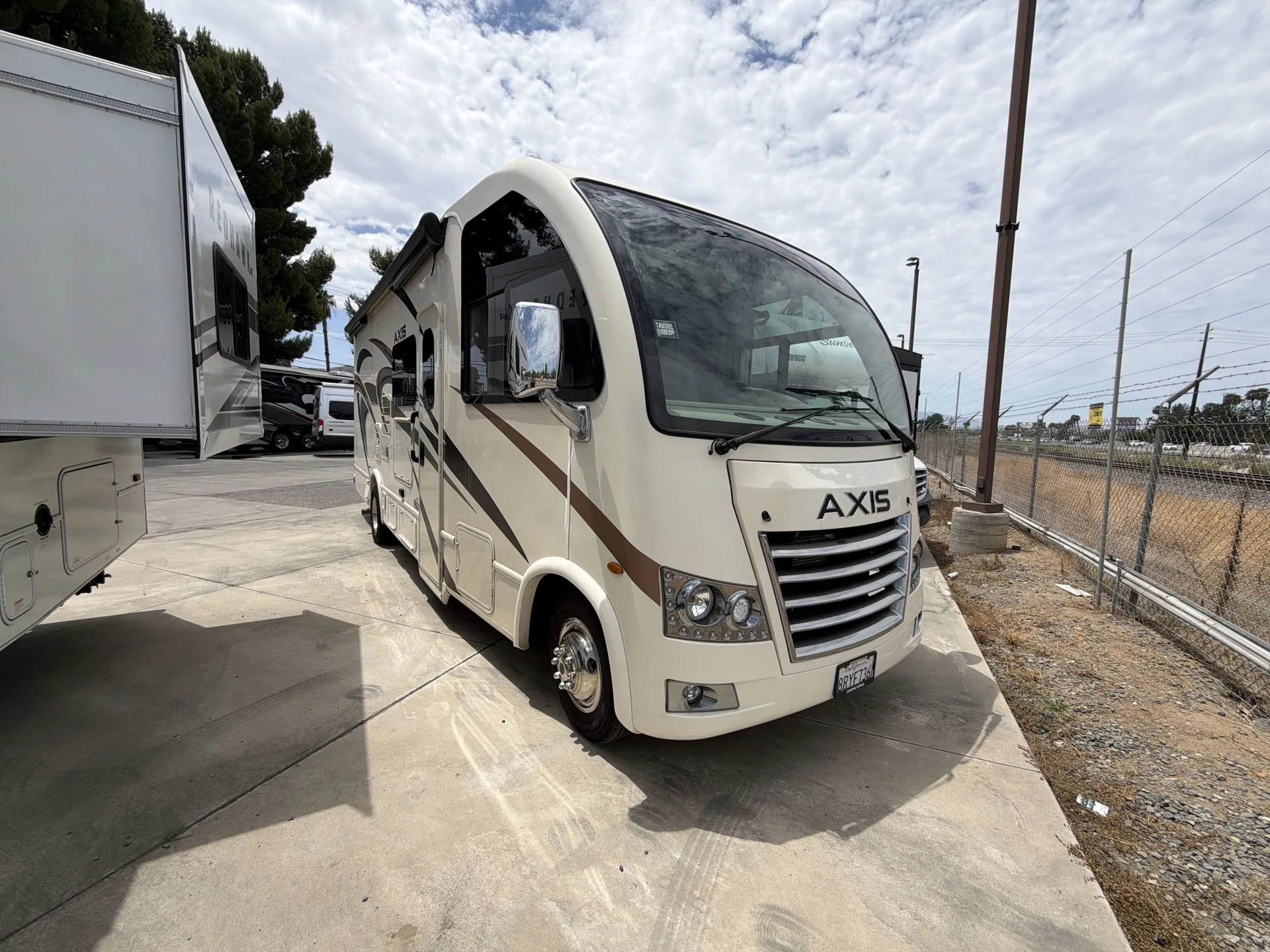 2020 Thor Motor Coach Axis 25.6 - Photo 2