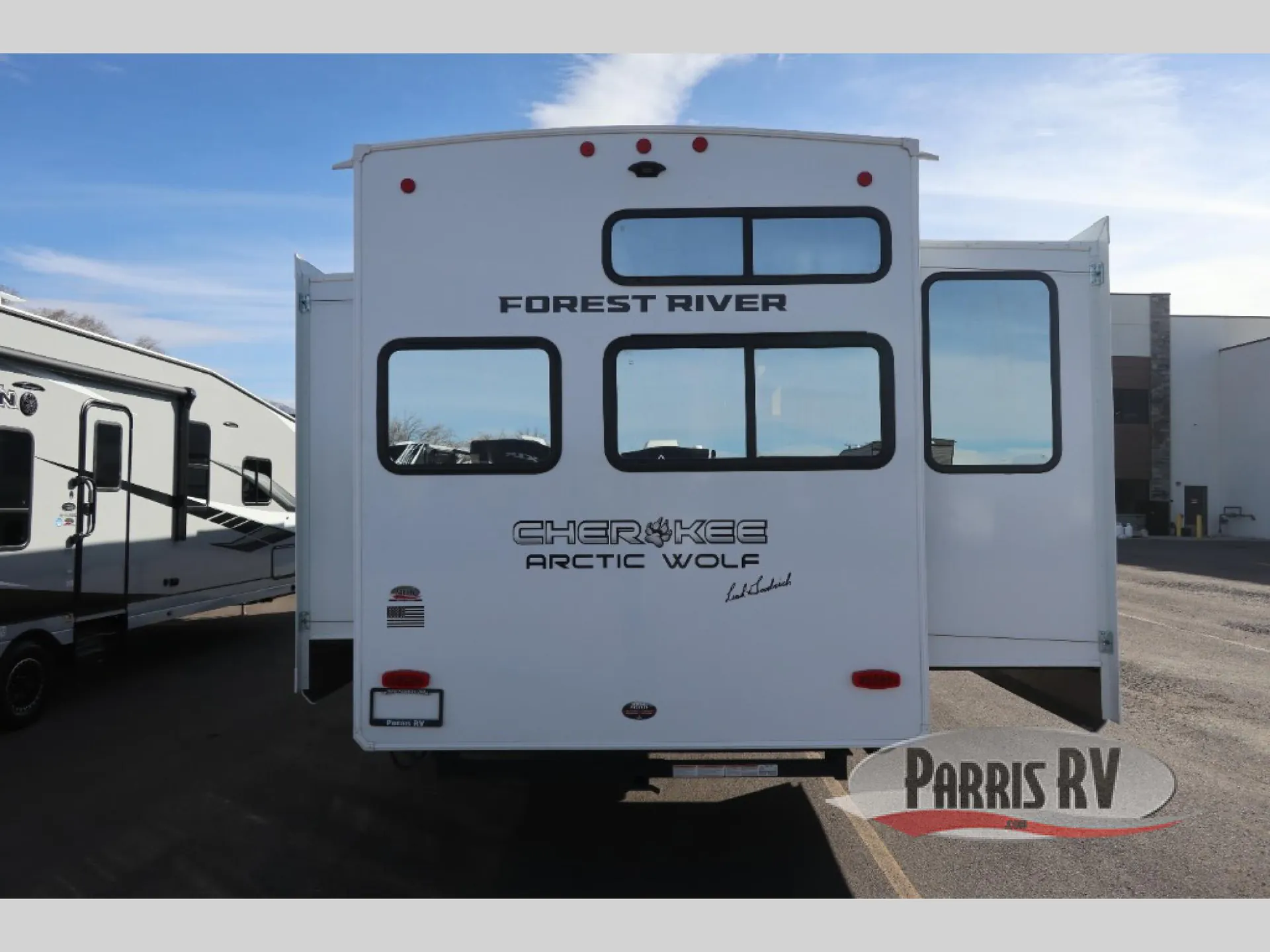 2026 Forest River Cherokee Arctic Wolf 38LEAHG — Photo 6