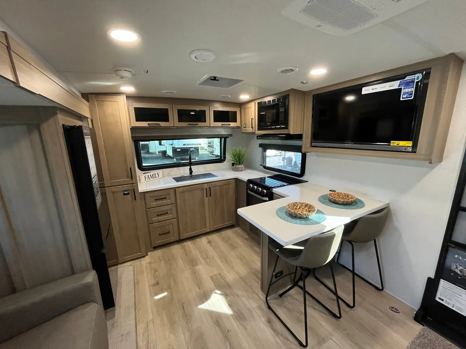 2027 Forest River Flagstaff Micro Lite 25MBR — Photo 6