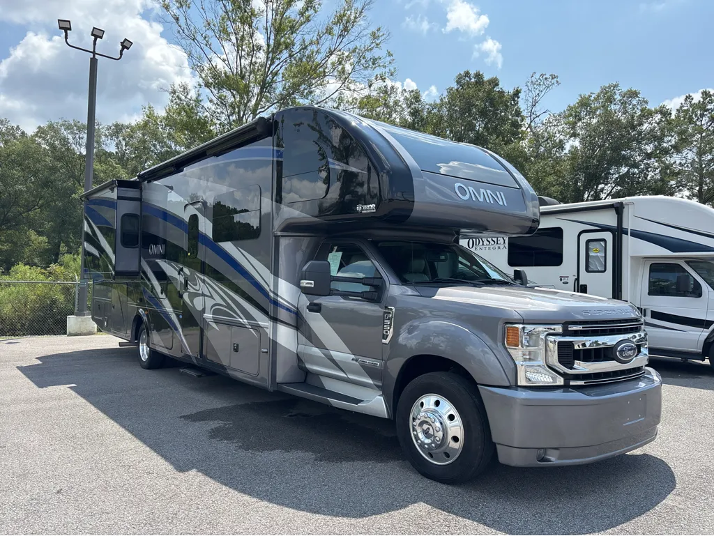 2021 Thor Motor Coach Omni BH35 - Photo 2