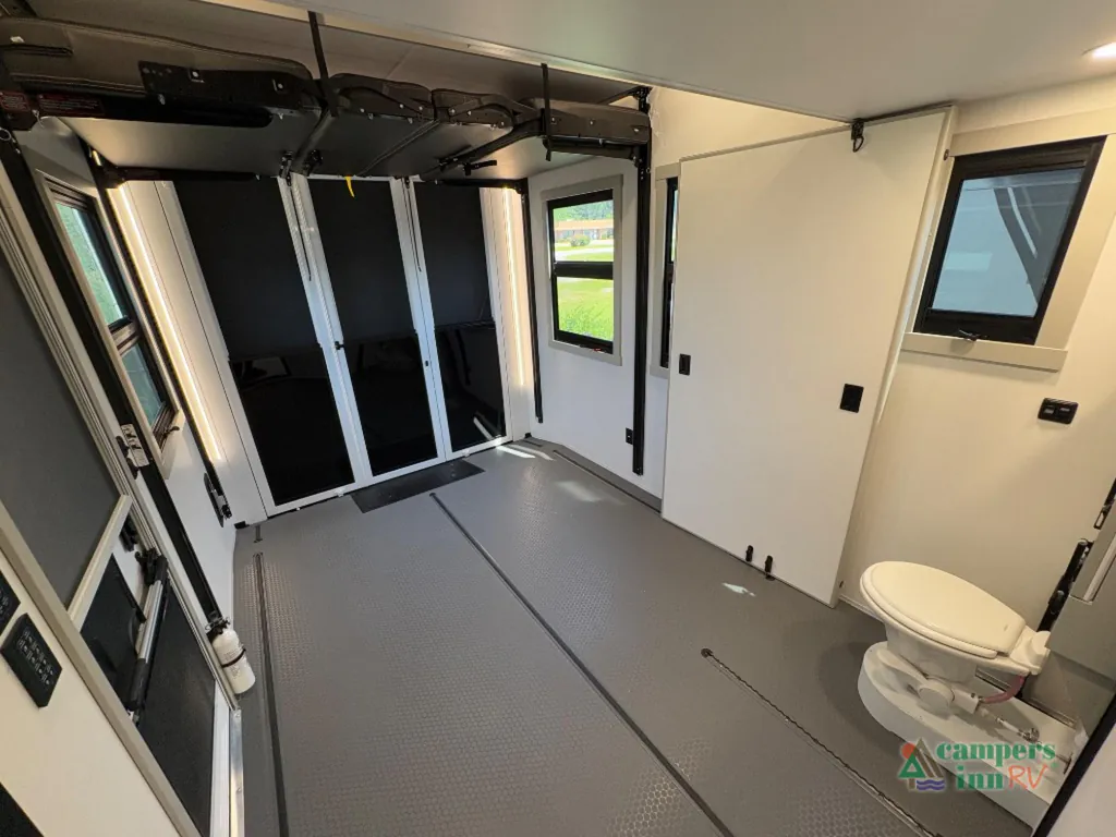 2026 Brinkley Model G 4100, Photos photo 36