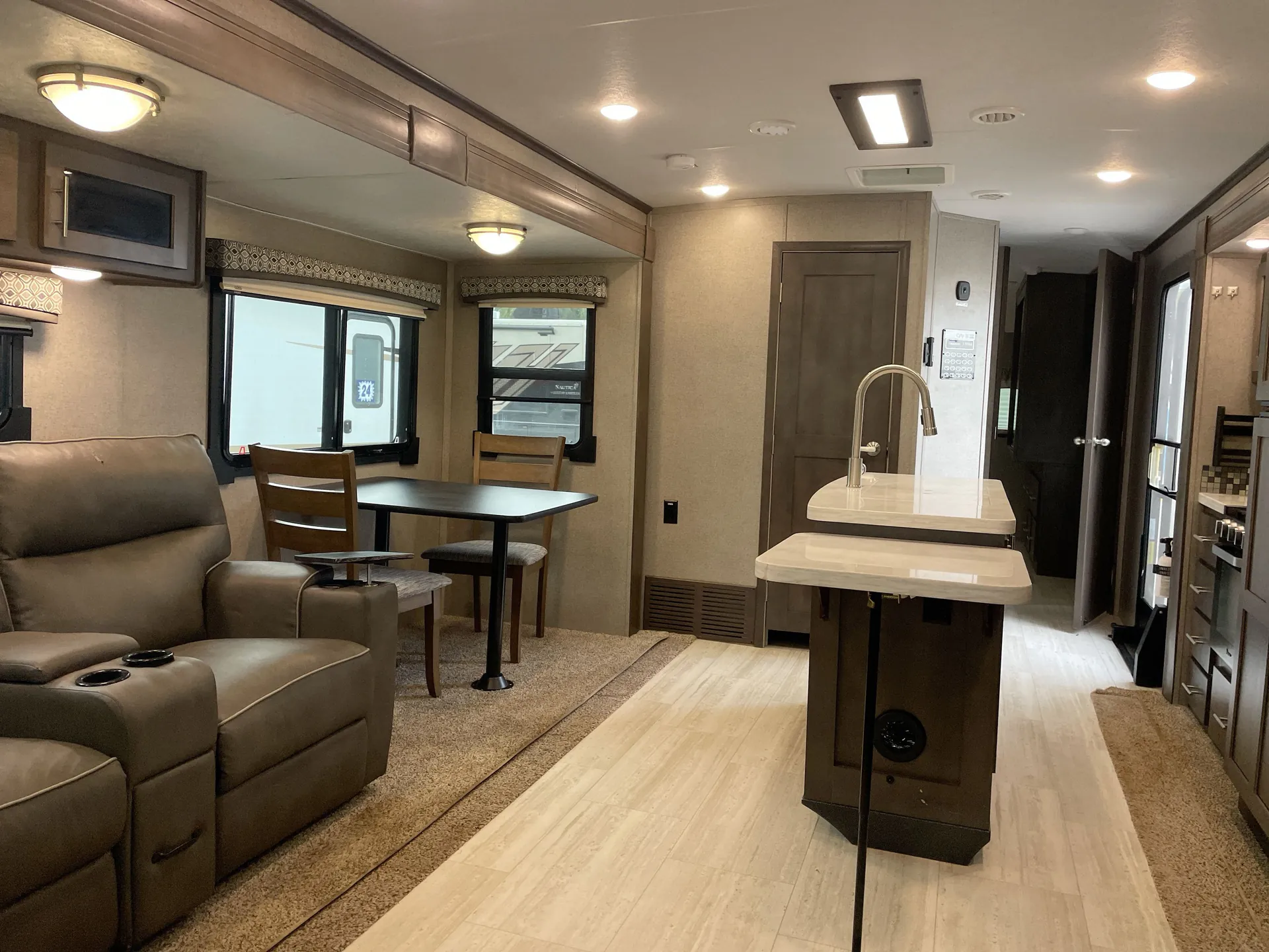 2020 Forest River Flagstaff Classic Super Lite 832OKBS — living area main
