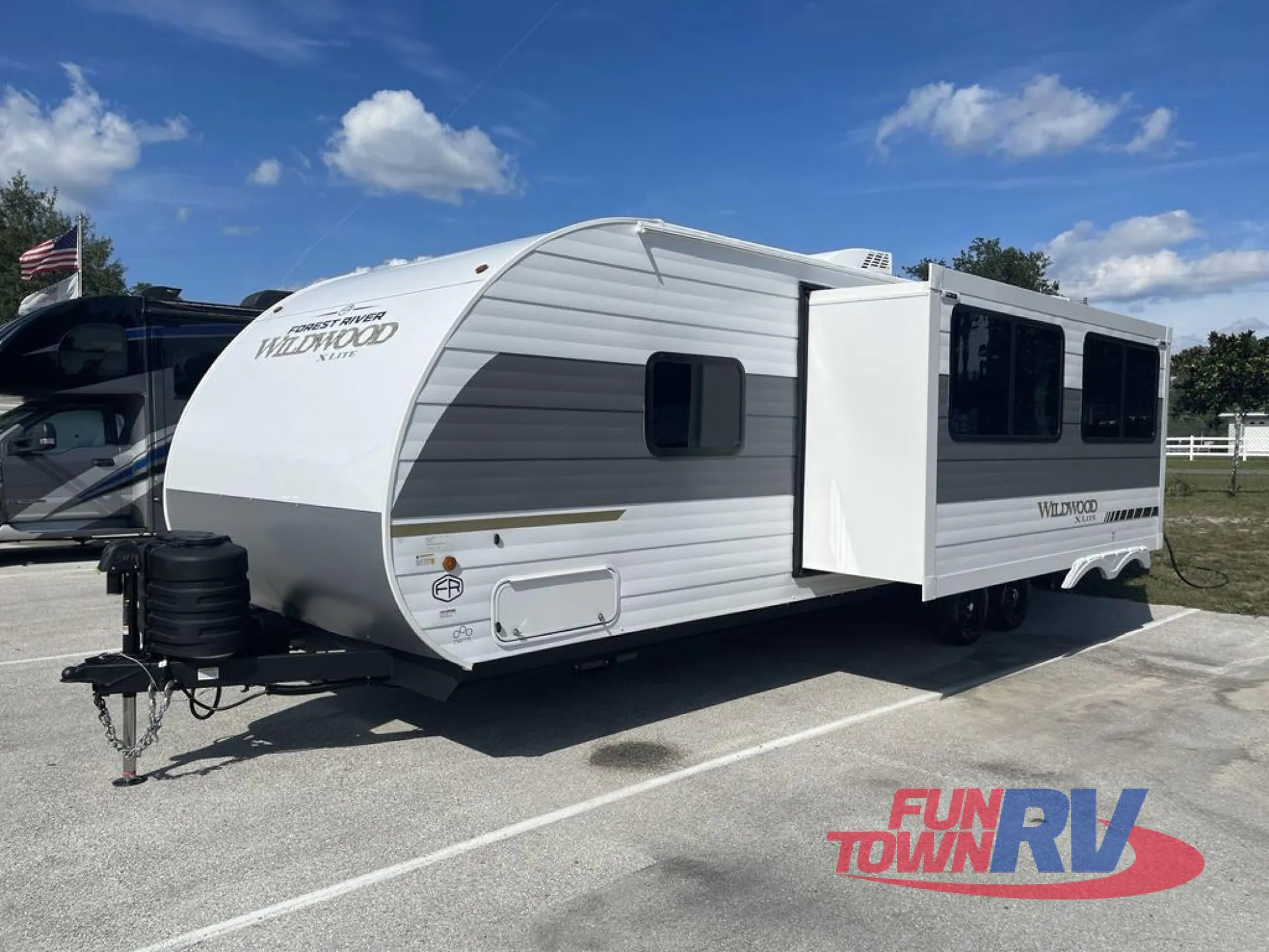 2026 Forest River Wildwood X-Lite 28VBXL - Photo 3