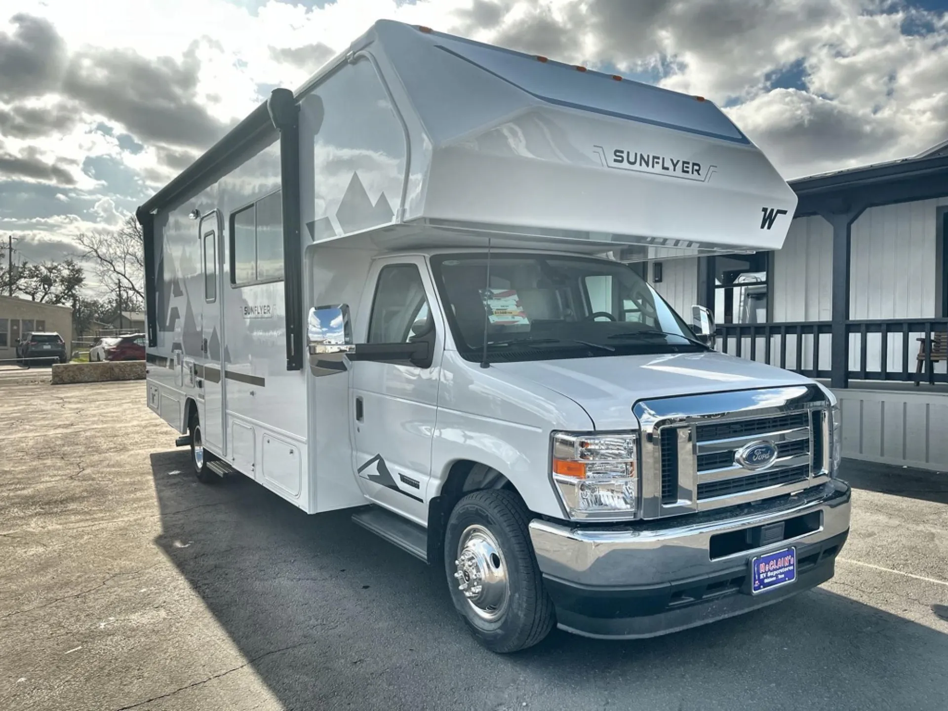 2026 Winnebago Sunflyer 26FE - Photo 3