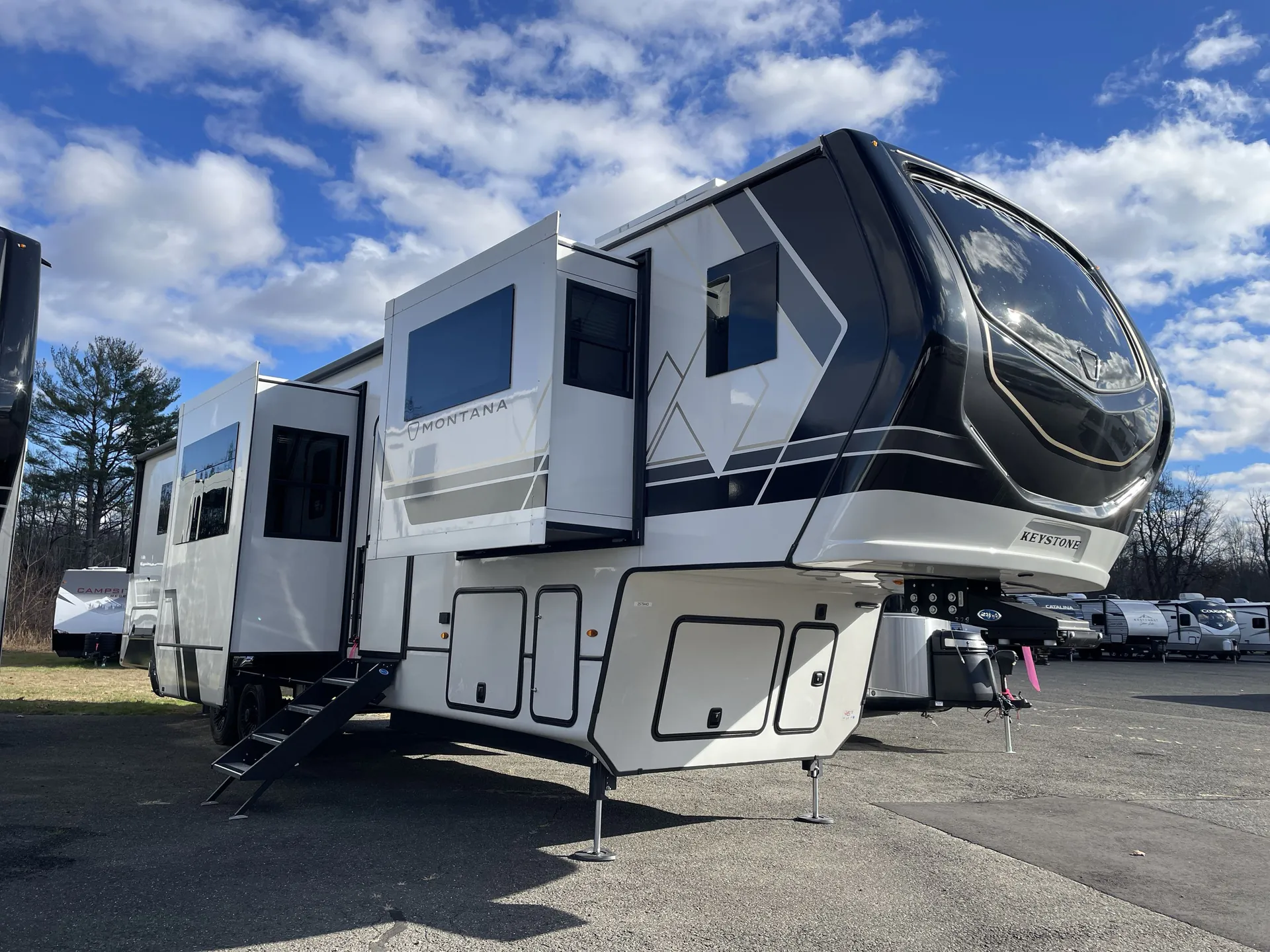 2026 Keystone Montana 3941FO - Photo 2