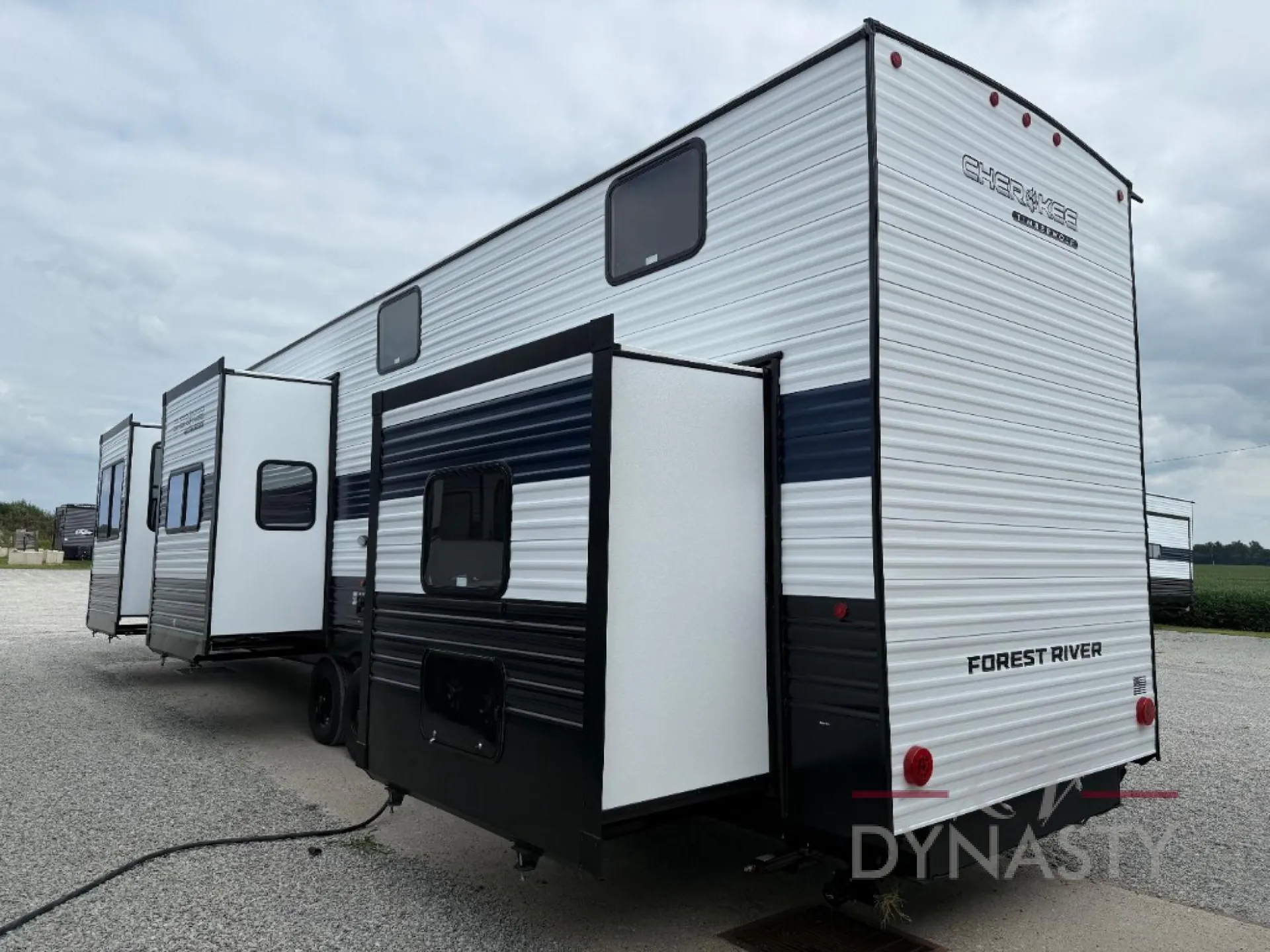 2026 Forest River Cherokee Timberwolf 39DK - Photo 4
