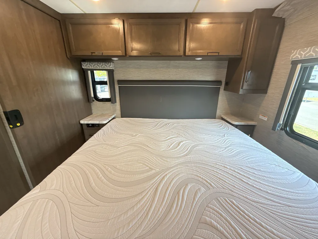 2022 Thor Motor Coach Freedom Traveler A32, Photos photo 41