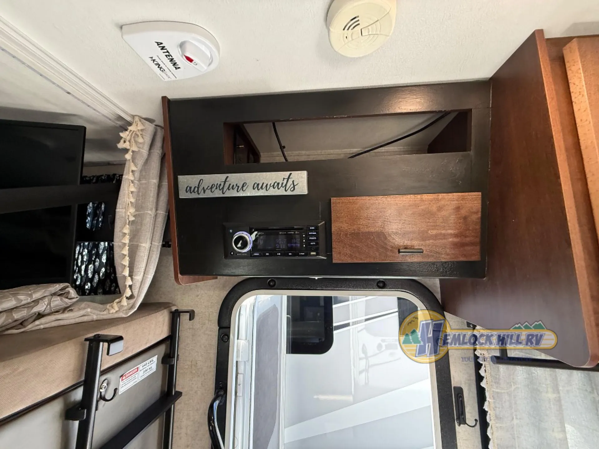 2019 Forest River Sunseeker MBS 2400R — Photo 7