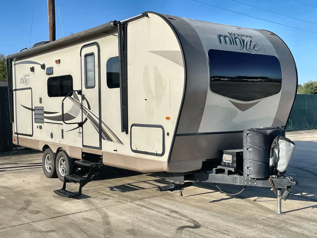 2018 Forest River Rockwood Mini Lite 2507S - Photo 2