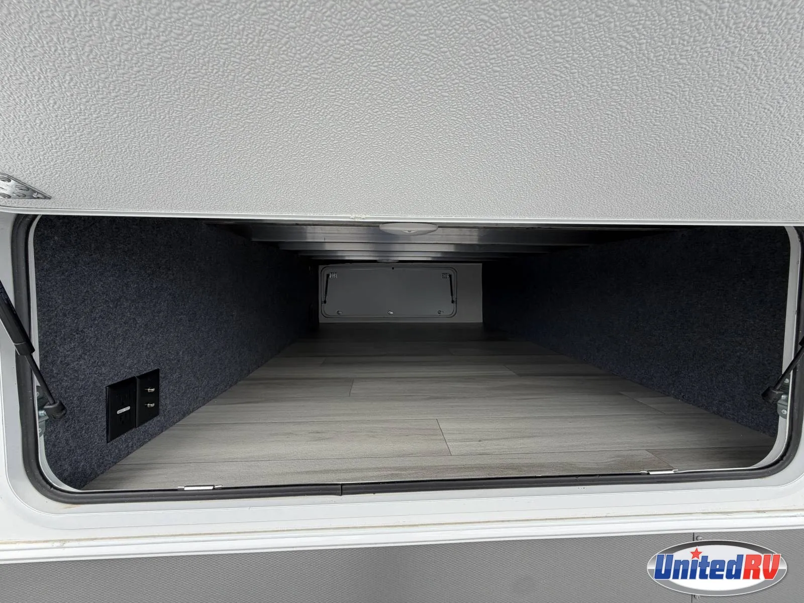 2026 Forest River Wildcat 37GALLEY - Photo 4