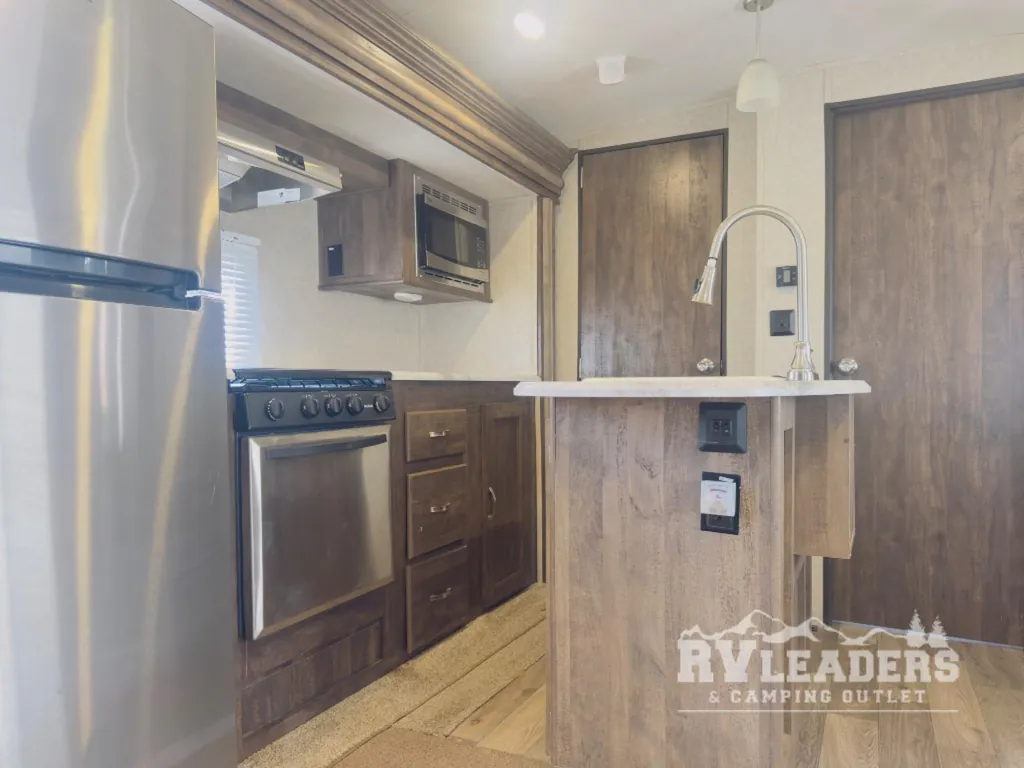 2017 Forest River Vibe 313BHS, Photos photo 17