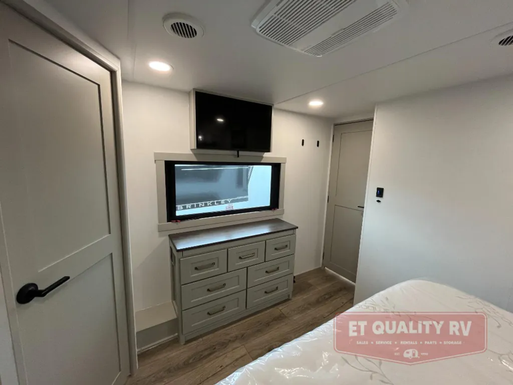 2026 Brinkley Model G 4150, Photos photo 55