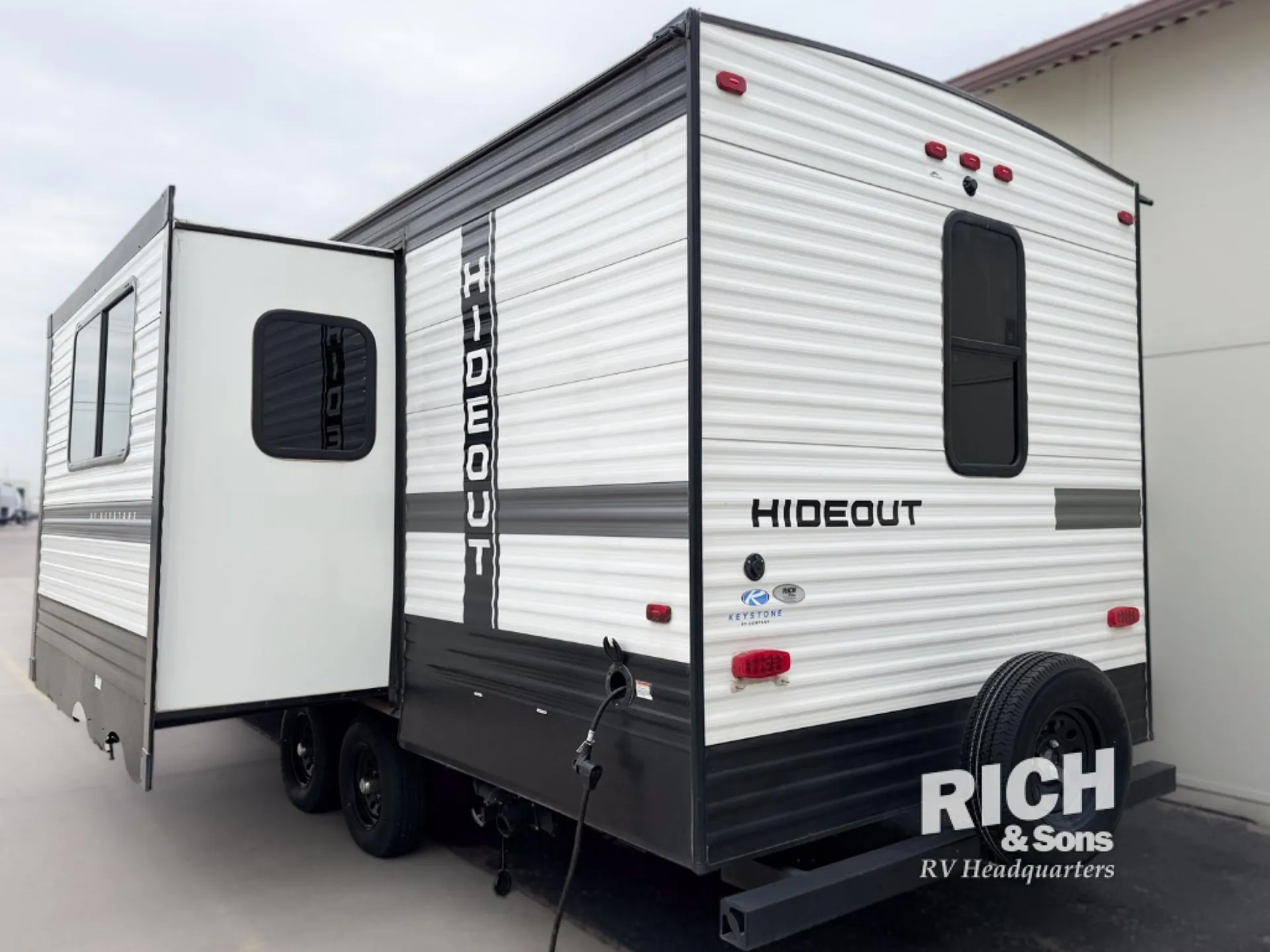 2022 Keystone Hideout 243RB - Photo 3