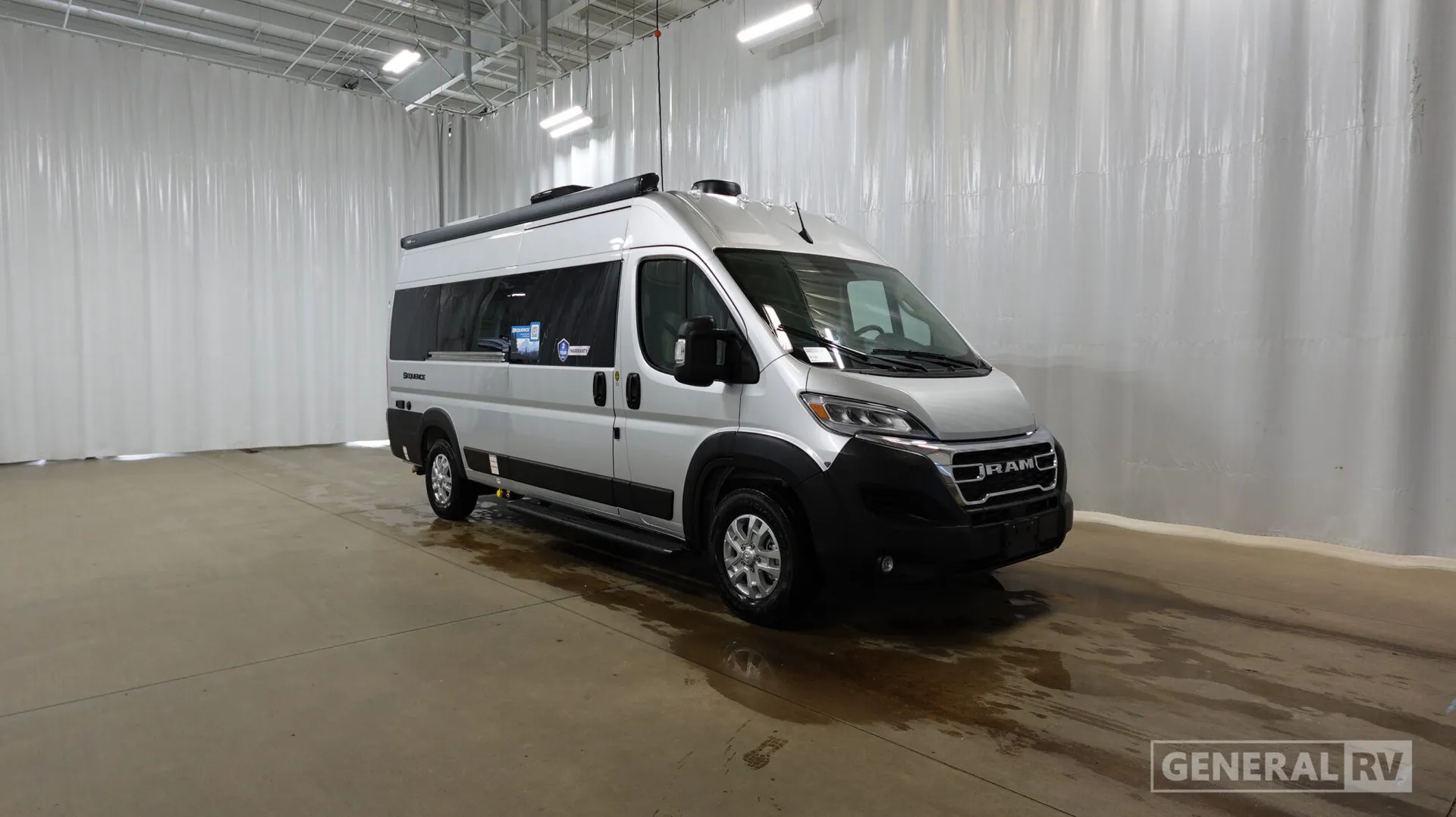 2027 Thor Motor Coach Sequence 20L - Photo 2