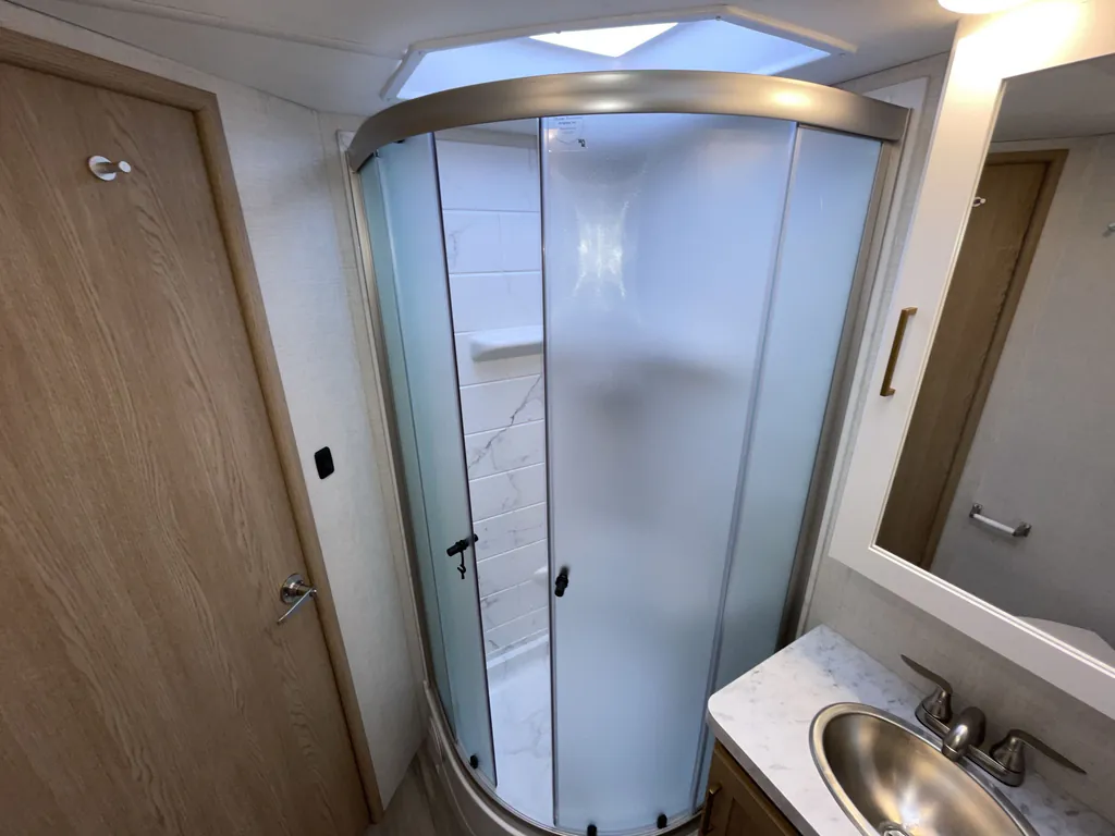 2027 Thor Motor Coach Freedom Elite 31FE, Photos photo 18