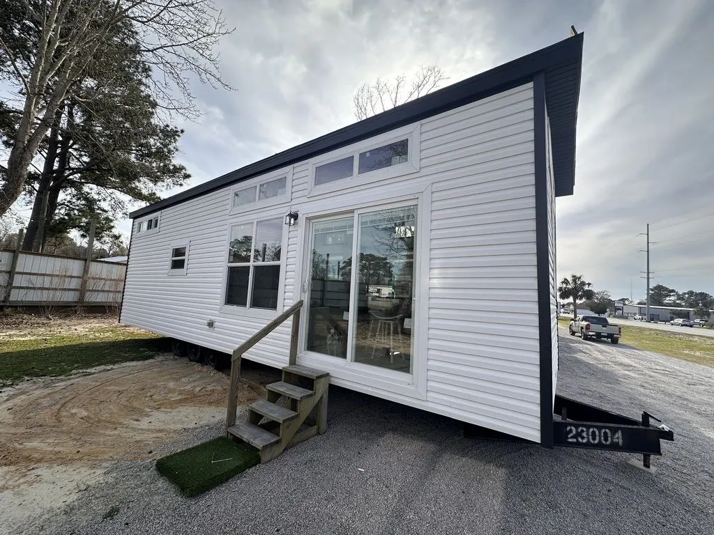 2025 GREAT OUTDOORS COTTAGES 300-L1-K1 300-L1-K1 - Photo 2