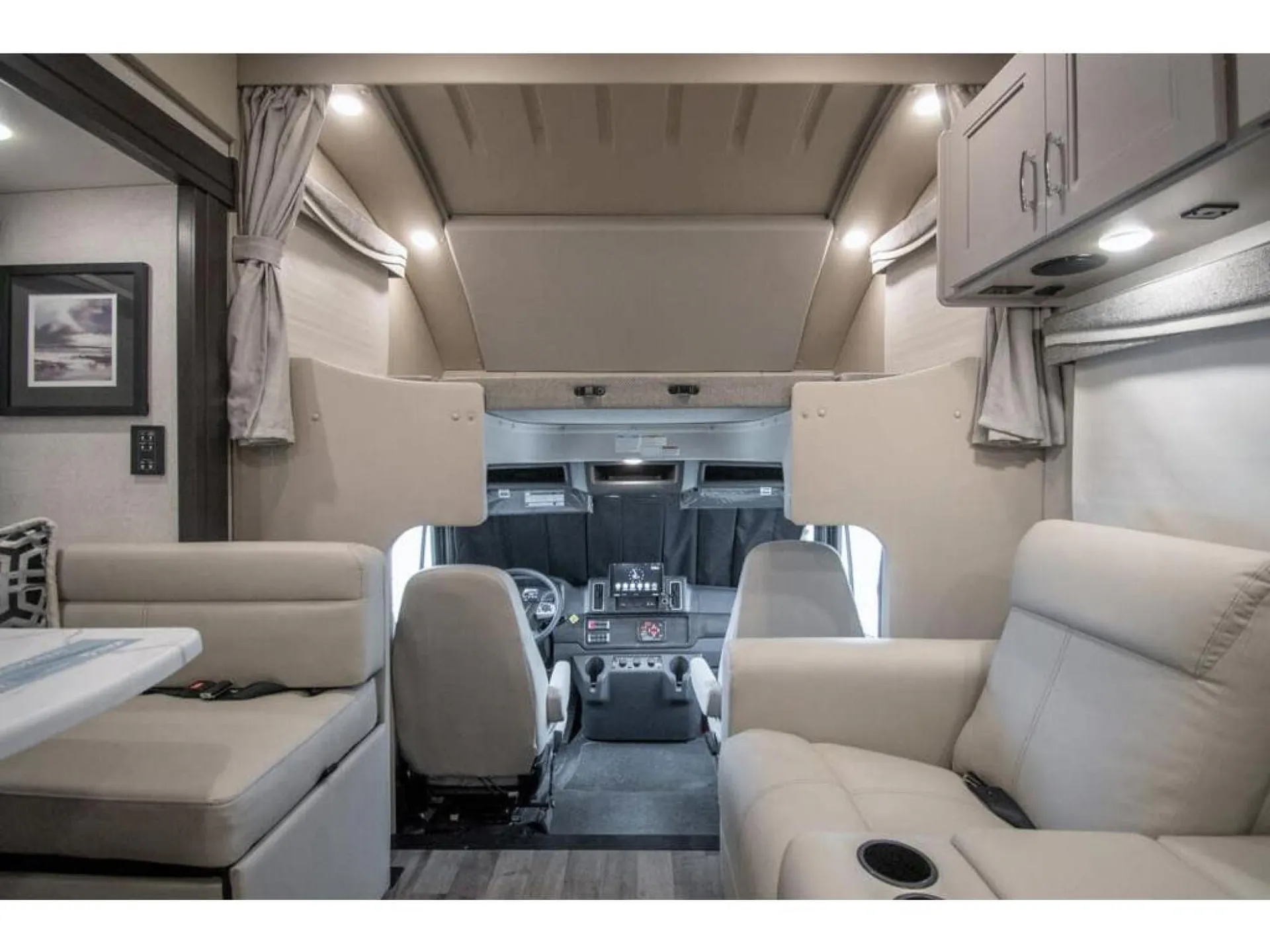 2026 Thor Motor Coach Pasadena 34XG - Photo 4