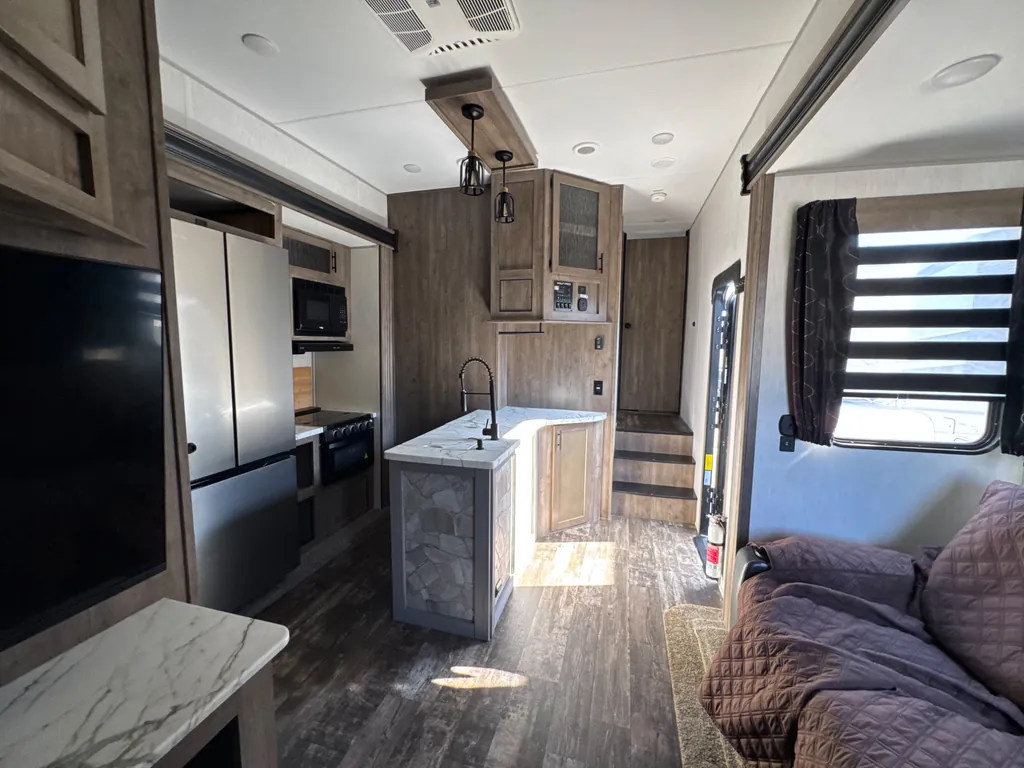 2022 Forest River Cherokee Wolf Pack 365PACK16, Photos photo 6
