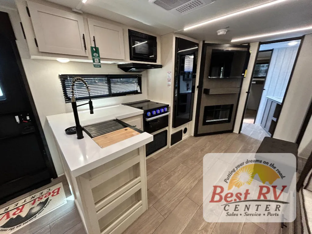 2026 Forest River Cherokee Alpha Wolf 29TB, Photos photo 23
