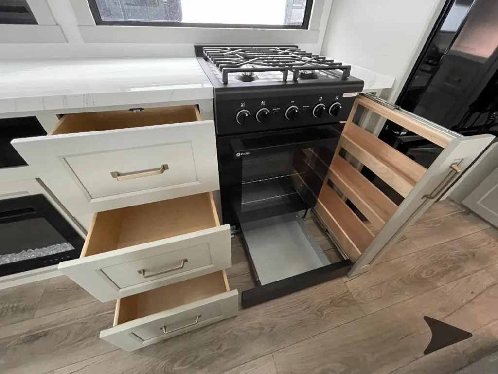 2026 Brinkley Model G 4100, Photos photo 23