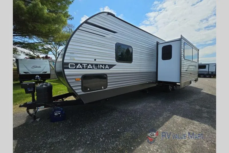 2026 Coachmen Catalina Legacy Edition 293TQBSCK - Photo 3