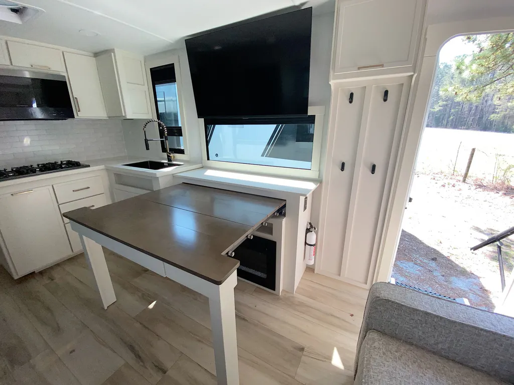 2026 Brinkley Model I 294, Photos photo 13