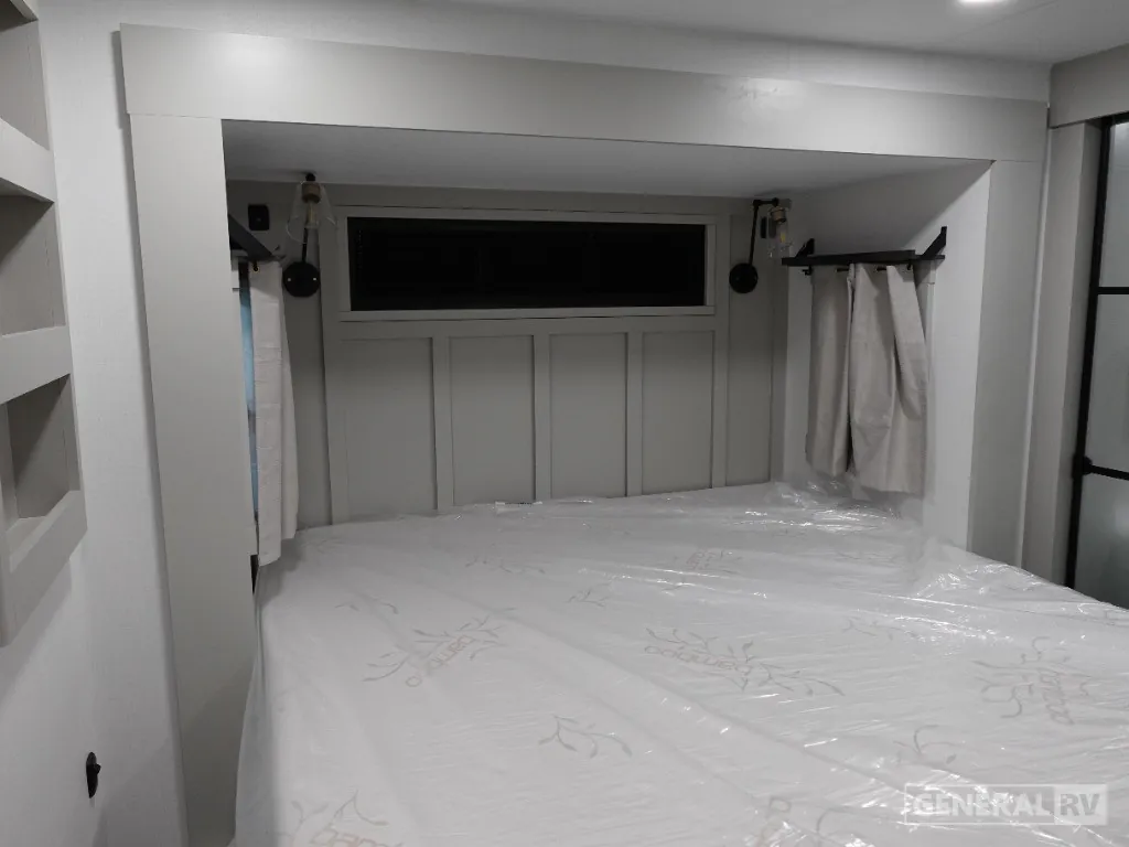 2025 Brinkley Model G 3250, Photos photo 9
