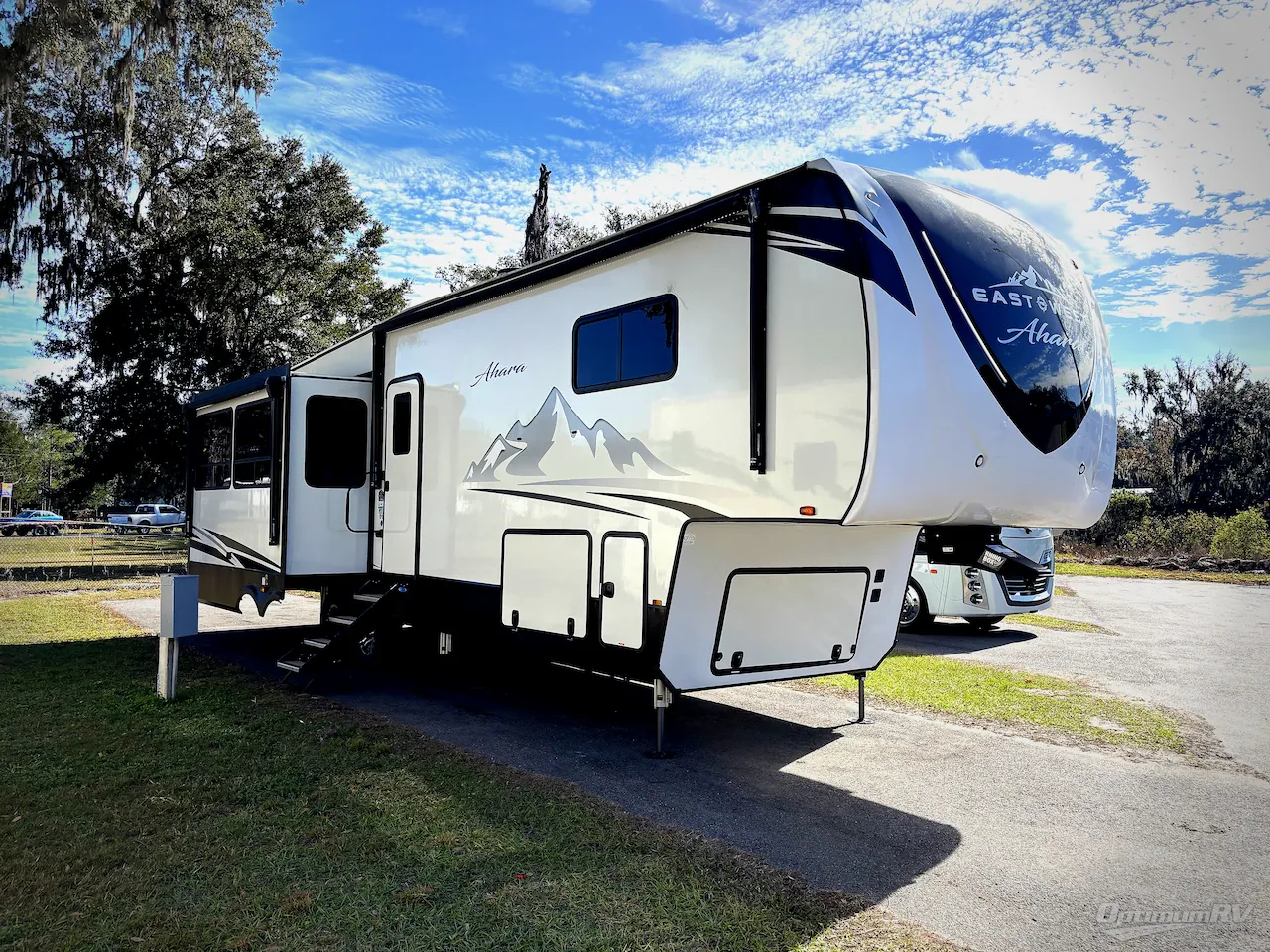 2023 East to West Ahara 365RL - Photo 2