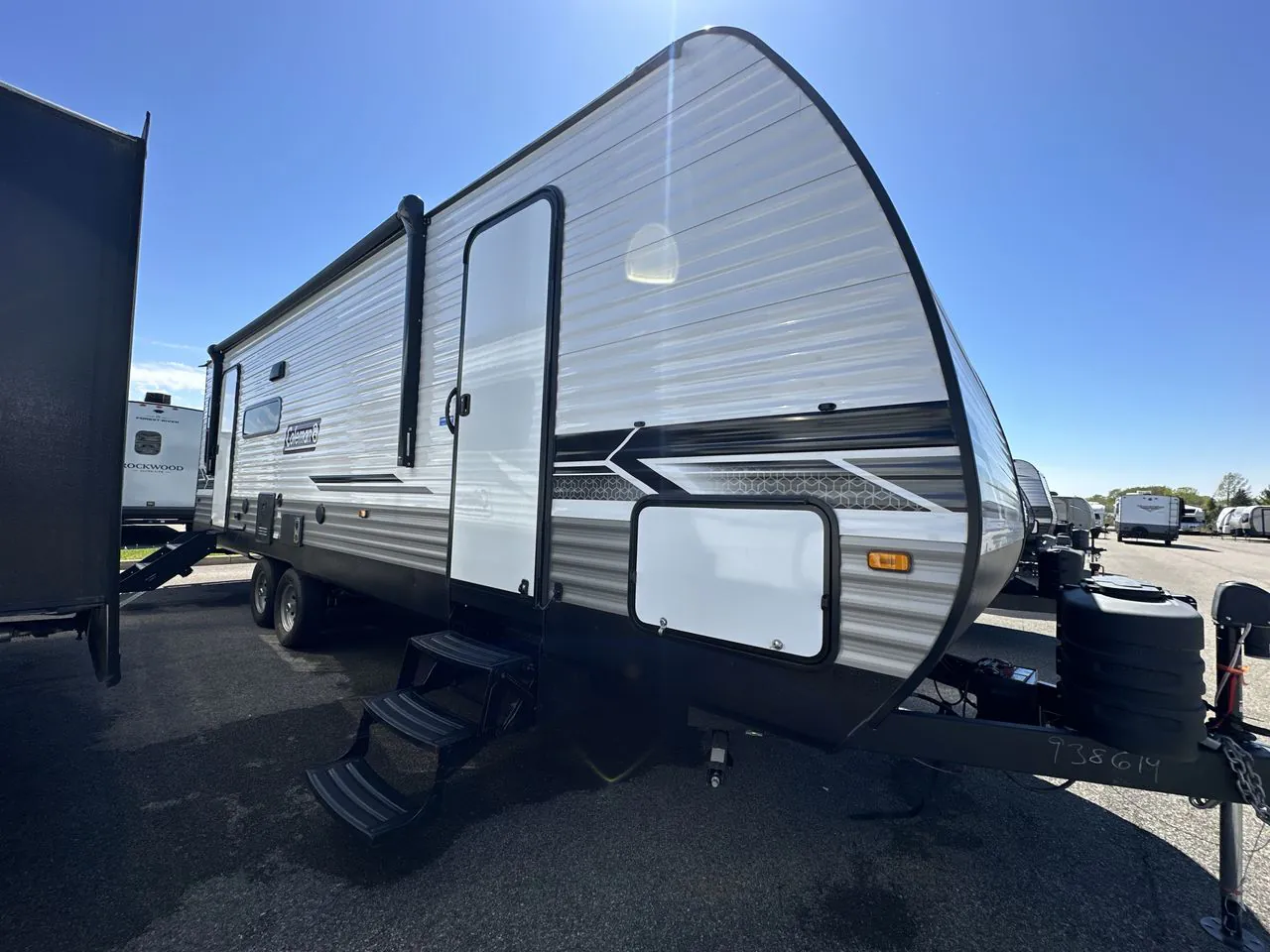 2024 Dutchmen Coleman Lantern 264RL - Photo 2