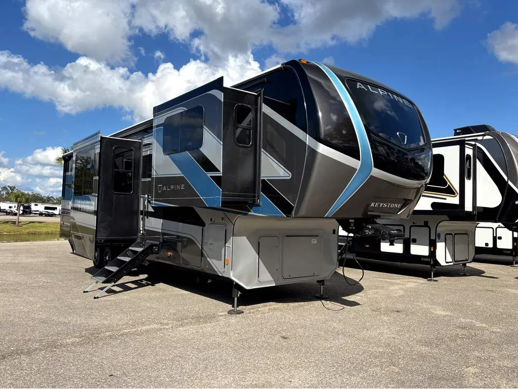 2026 Keystone Alpine 3710FL - Photo 2