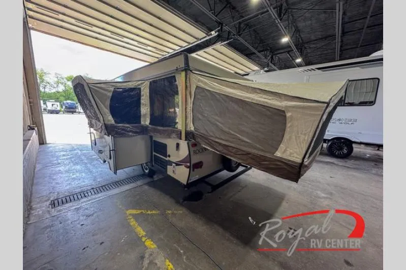 2017 Forest River RV Rockwood Premier 2716G - Photo 3