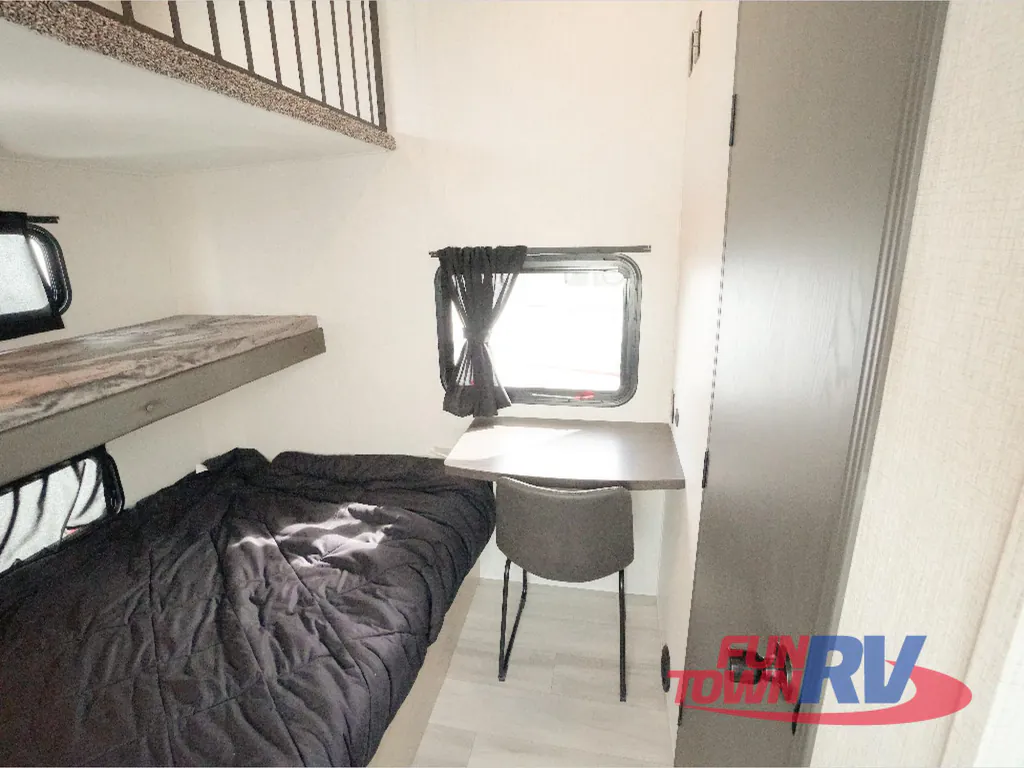 2026 Forest River Cardinal 35CRIB, Photos photo 19