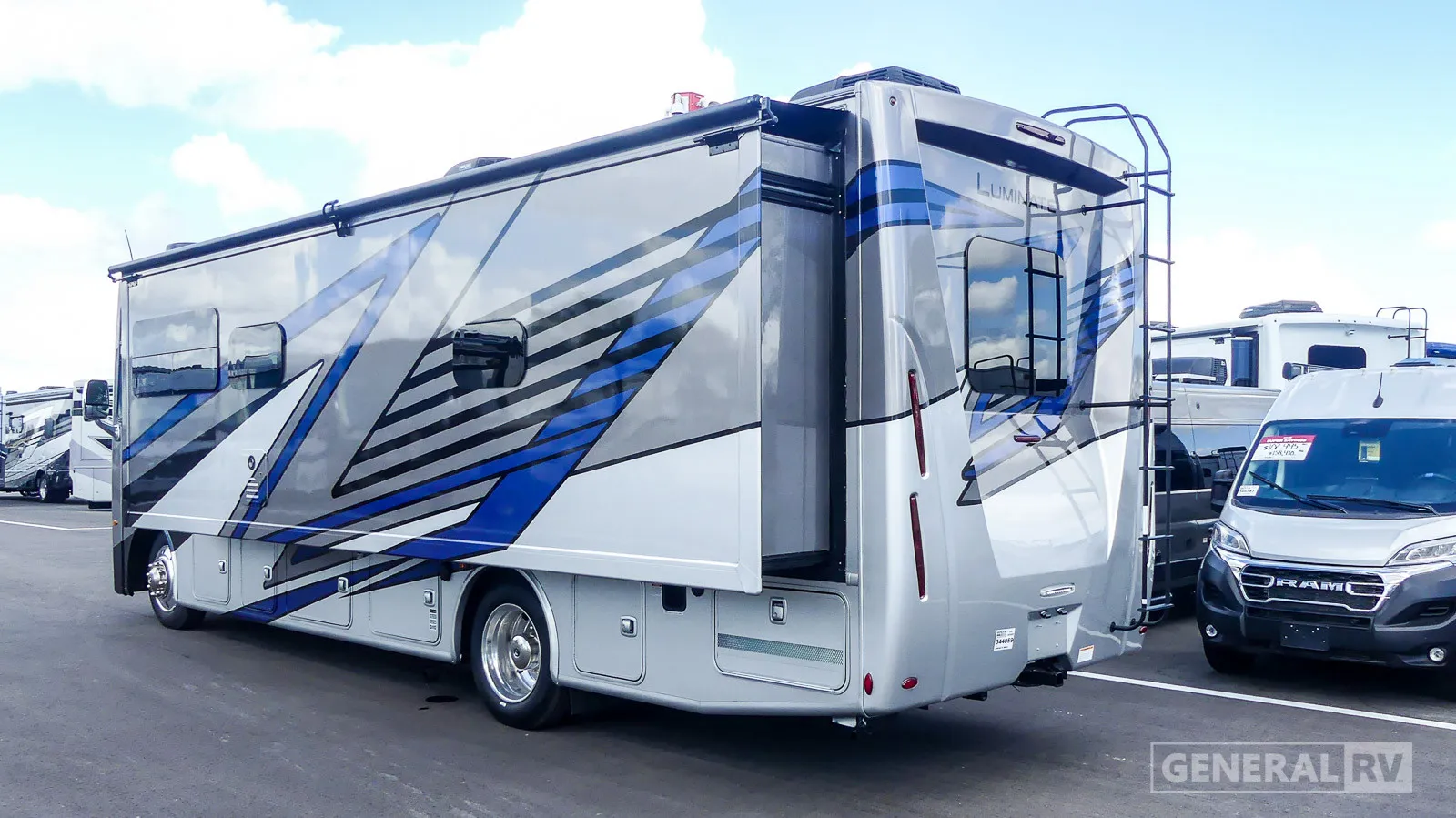 2026 Thor Motor Coach Luminate MM30 - Photo 4