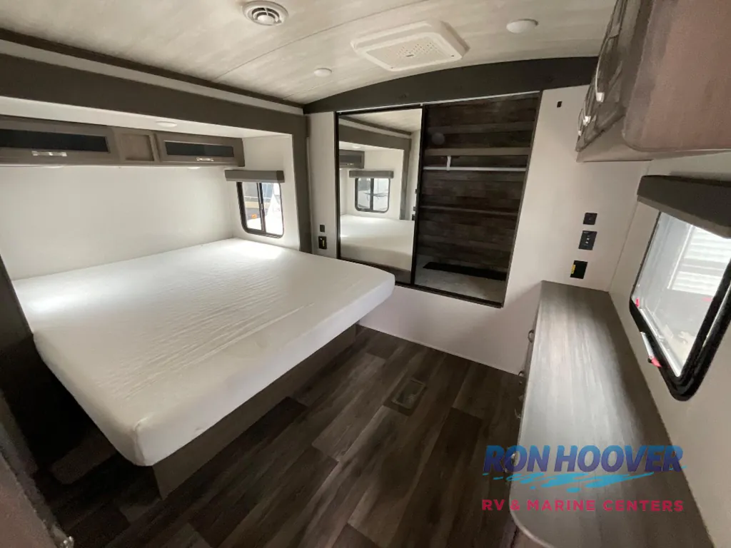 2022 Keystone RV Cougar Half-Ton 33RLI, Photos photo 28