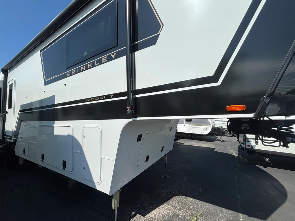 2026 Brinkley Model Z 3600, Photos photo 3