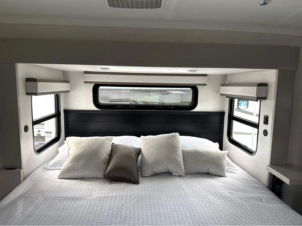 2027 Jayco North Point 391TBBH, Photos photo 24