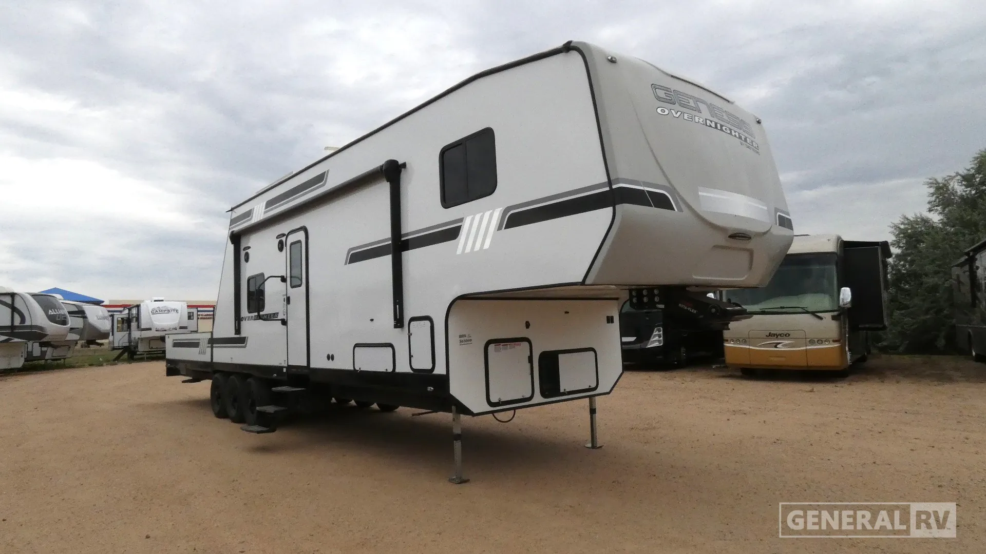 2022 Genesis Supreme Overnighter 4016FS - Photo 2