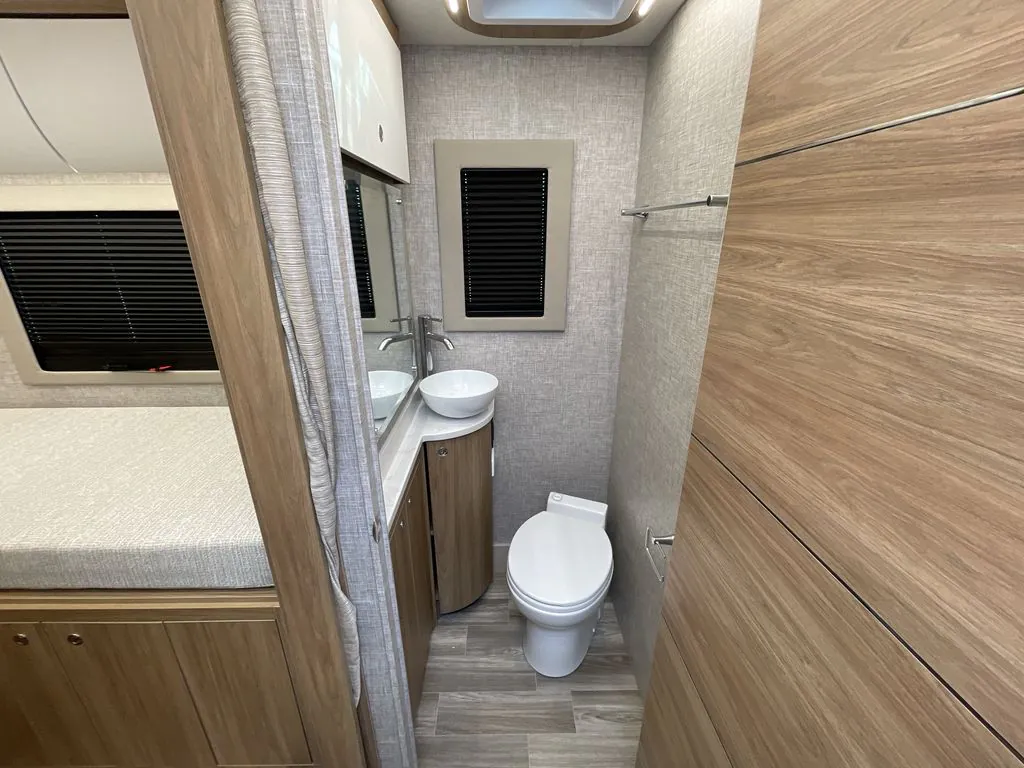 2026 Tiffin Wayfarer 25 XLW, Photos photo 23