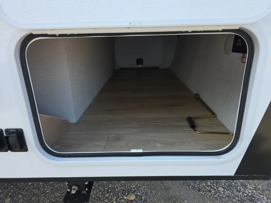 2027 Winnebago Micro Minnie 2108DS, Photos photo 23